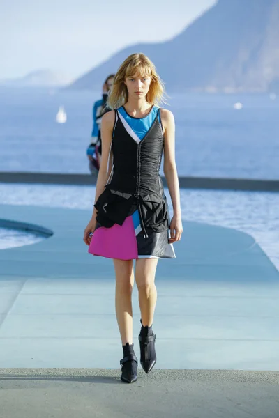 Look 24